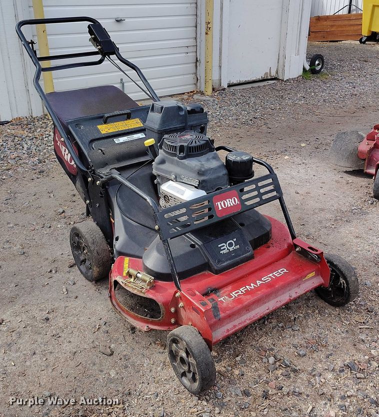 image for item IH9321 2013 Torro 22200 Turf Master push mower