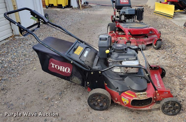 image for item IH9321 2013 Torro 22200 Turf Master push mower