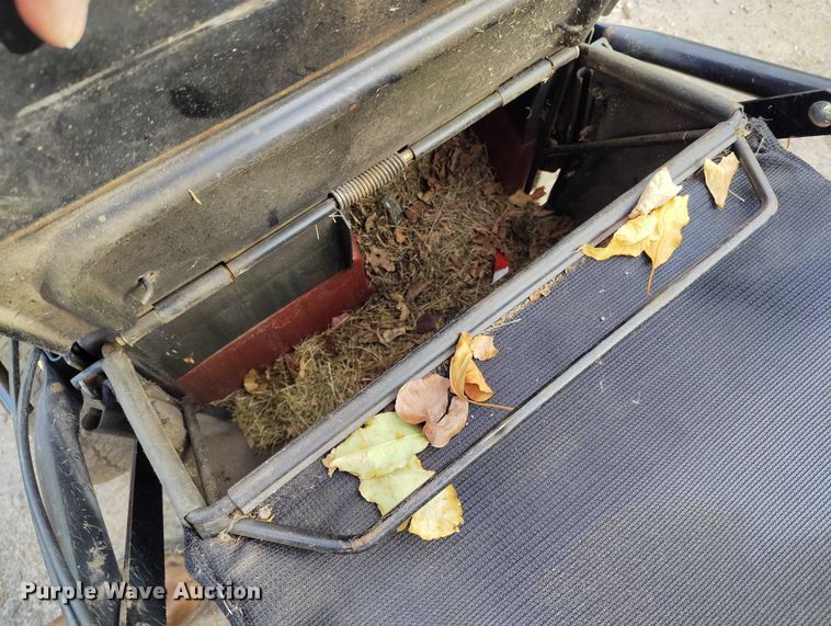 image for item IH9321 2013 Torro 22200 Turf Master push mower