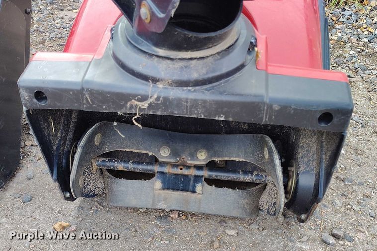 image for item IH9322 (4) snow blowers