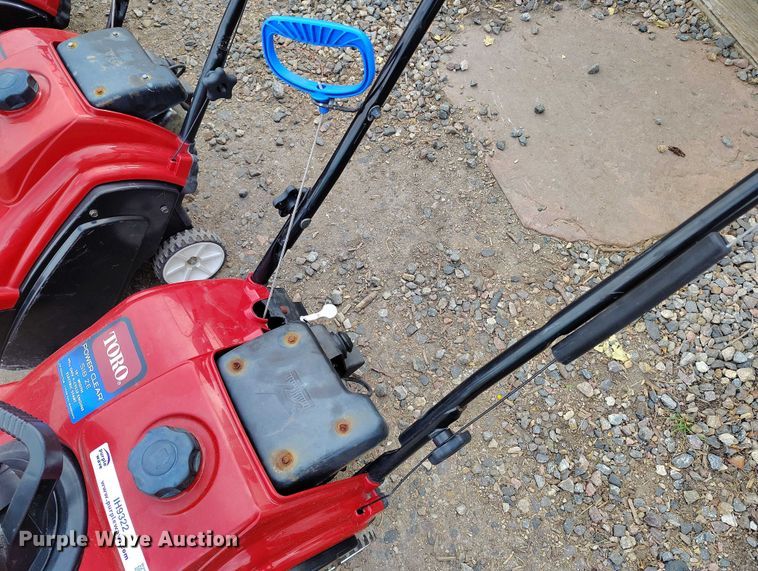 image for item IH9322 (4) snow blowers