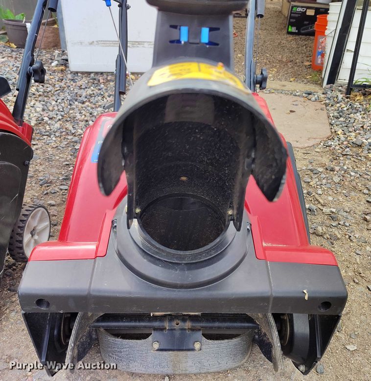 image for item IH9322 (4) snow blowers