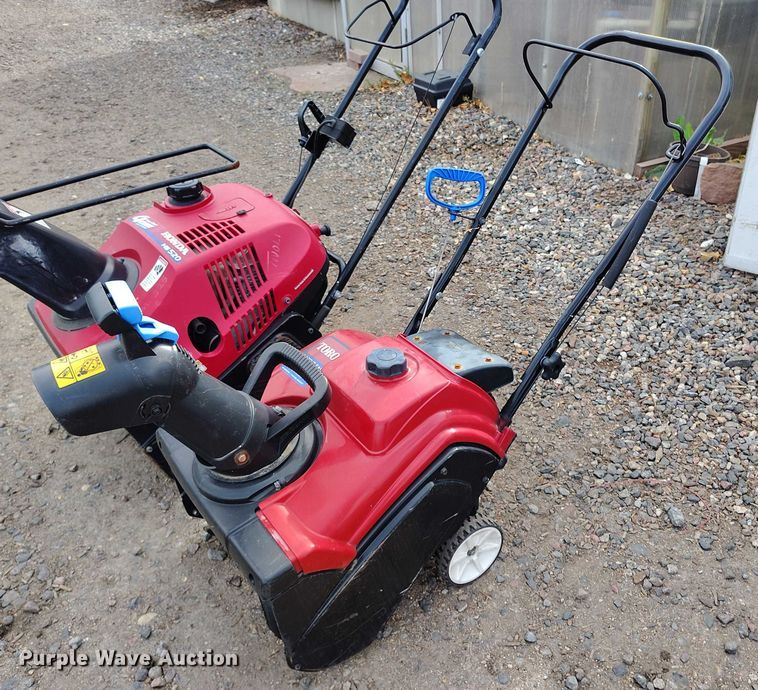 image for item IH9322 (4) snow blowers