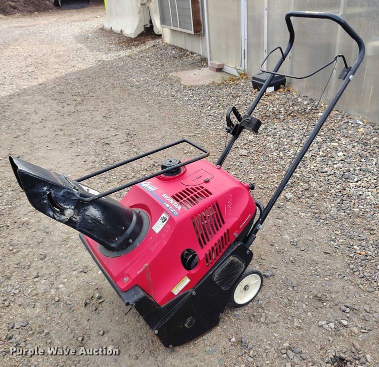 image for item IH9322 (4) snow blowers