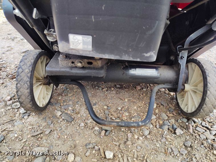 image for item IH9322 (4) snow blowers