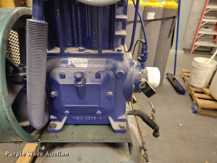 image for item IH9327 2022 Quincy 325L air compressor