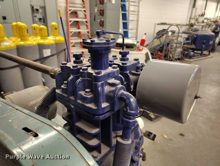 image for item IH9327 2022 Quincy 325L air compressor