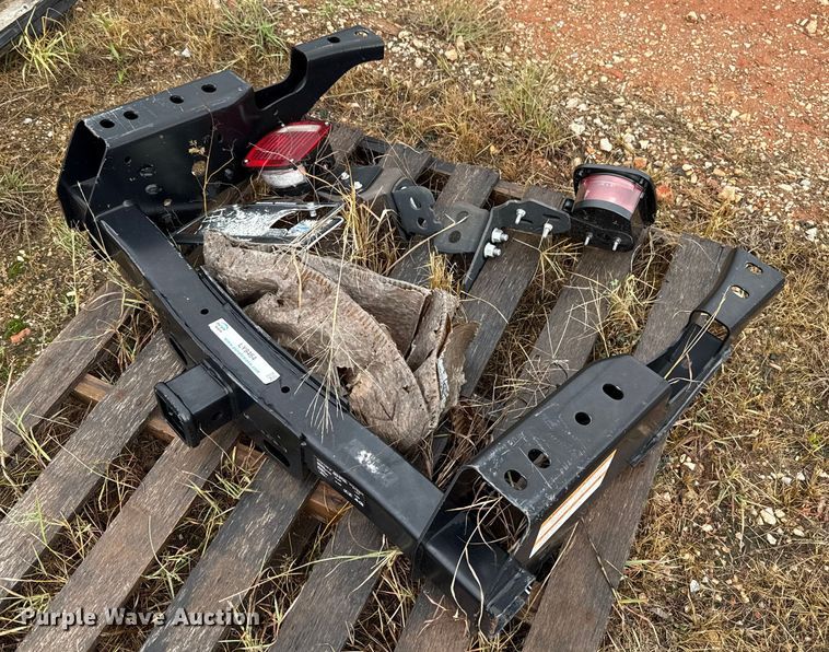 image for item LY9464 Ford pickup truck components