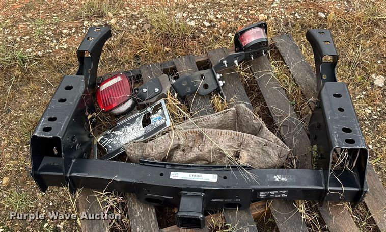 image for item LY9464 Ford pickup truck components