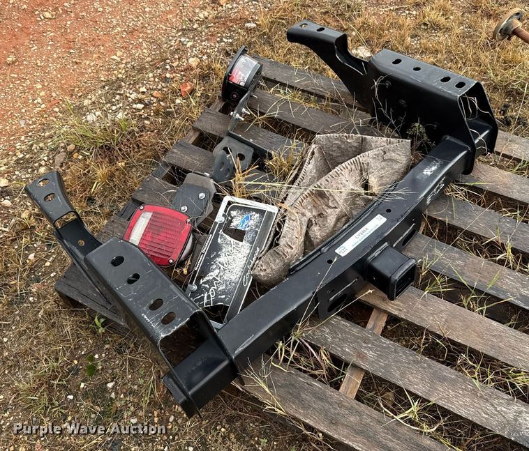 image for item LY9464 Ford pickup truck components