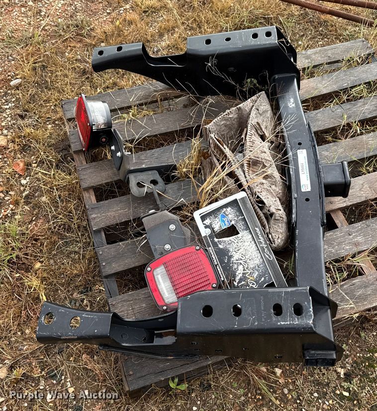 image for item LY9464 Ford pickup truck components