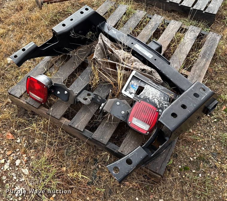 image for item LY9464 Ford pickup truck components