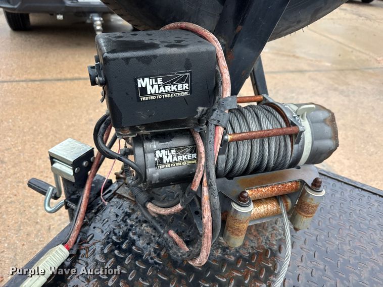 image for item NA9790 2007 Texas Roll-Back Trailers tilt deck utility trailer