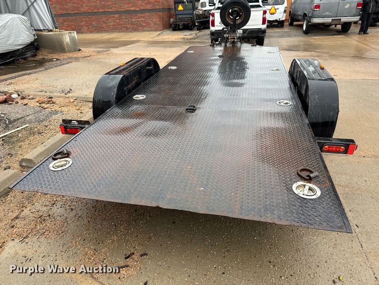 image for item NA9790 2007 Texas Roll-Back Trailers tilt deck utility trailer