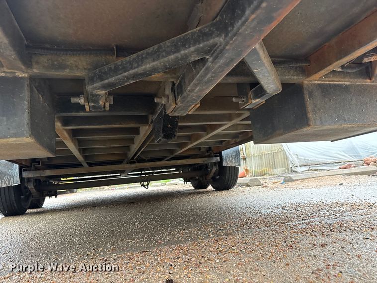 image for item NA9790 2007 Texas Roll-Back Trailers tilt deck utility trailer