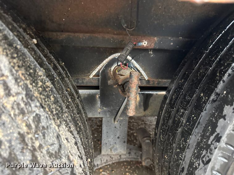 image for item NA9790 2007 Texas Roll-Back Trailers tilt deck utility trailer