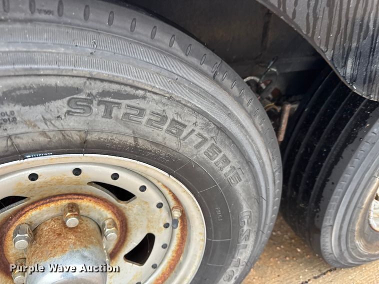 image for item NA9790 2007 Texas Roll-Back Trailers tilt deck utility trailer