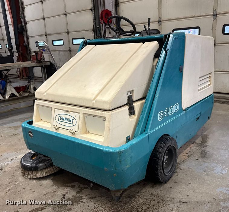 image for item NA9792 Tennant 6400 floor scrubber