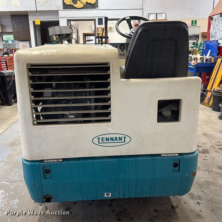 image for item NA9792 Tennant 6400 floor scrubber