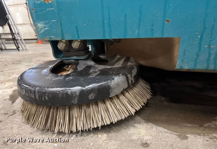 image for item NA9792 Tennant 6400 floor scrubber