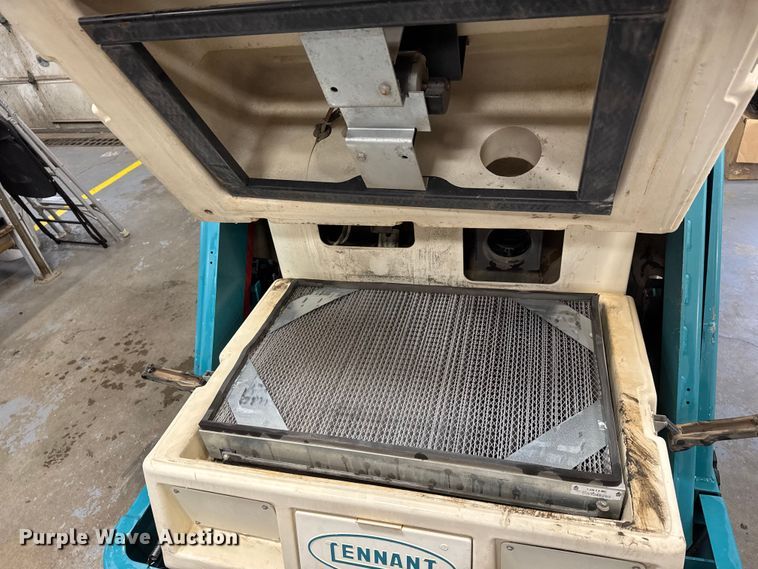 image for item NA9792 Tennant 6400 floor scrubber