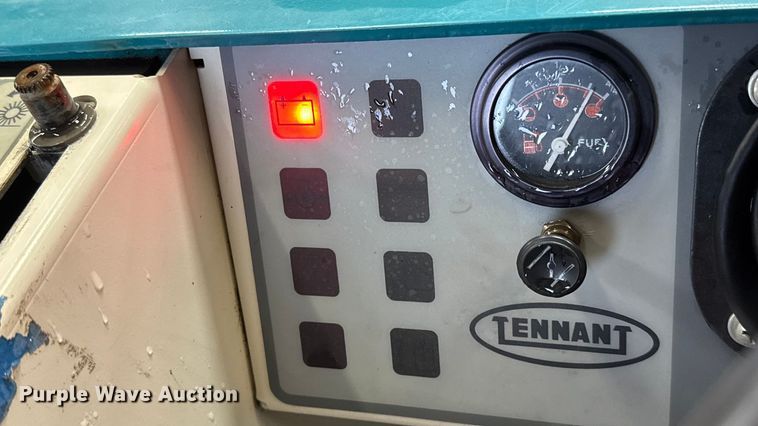 image for item NA9792 Tennant 6400 floor scrubber