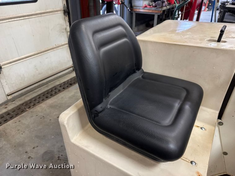 image for item NA9792 Tennant 6400 floor scrubber