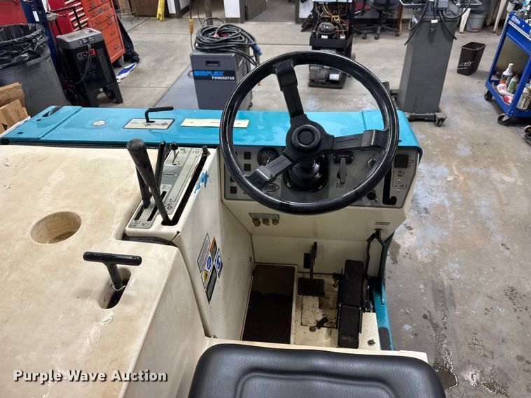 image for item NA9792 Tennant 6400 floor scrubber