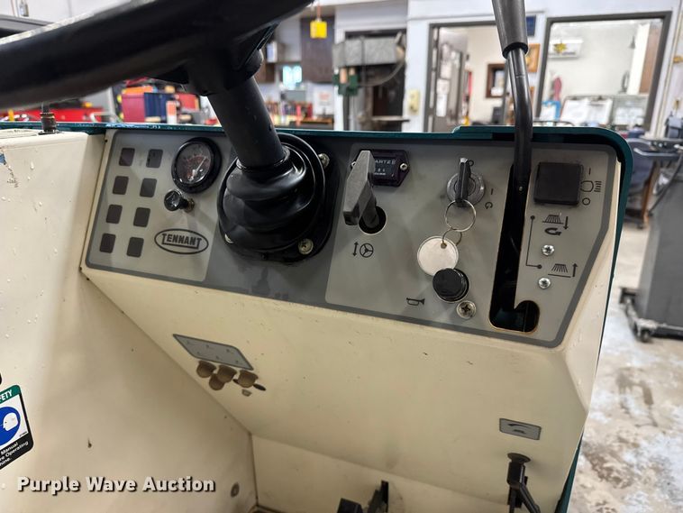 image for item NA9792 Tennant 6400 floor scrubber