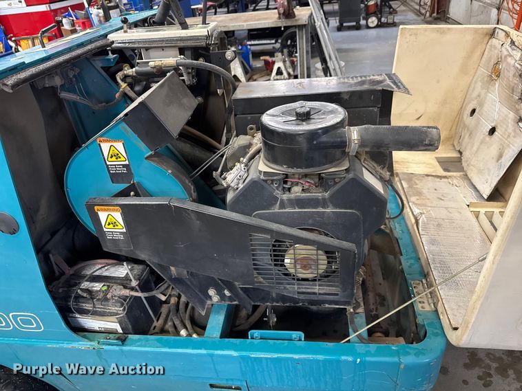 image for item NA9792 Tennant 6400 floor scrubber