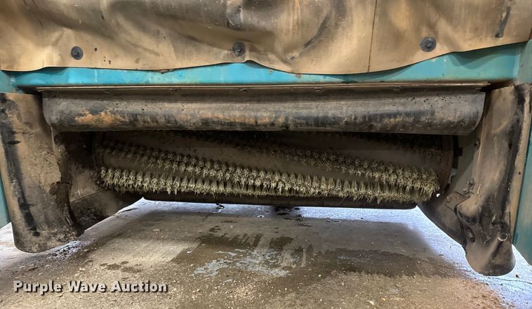 image for item NA9792 Tennant 6400 floor scrubber