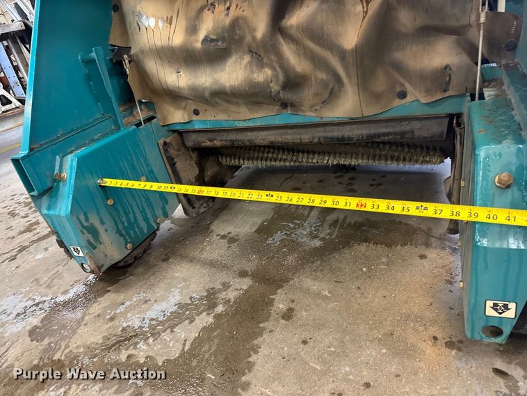 image for item NA9792 Tennant 6400 floor scrubber