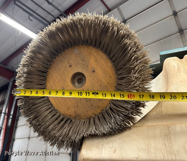 image for item NA9792 Tennant 6400 floor scrubber