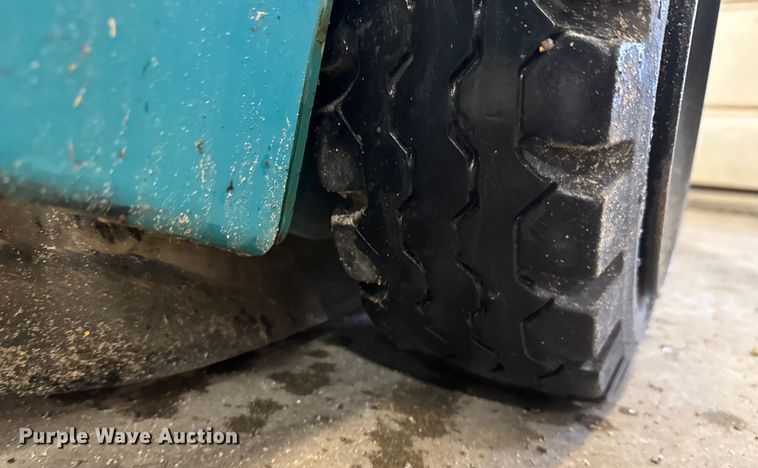 image for item NA9792 Tennant 6400 floor scrubber