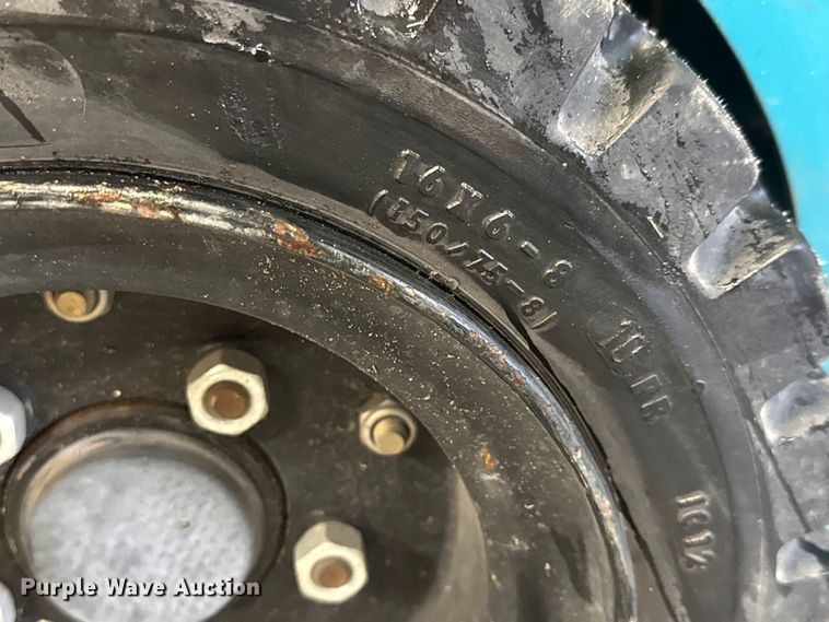 image for item NA9792 Tennant 6400 floor scrubber