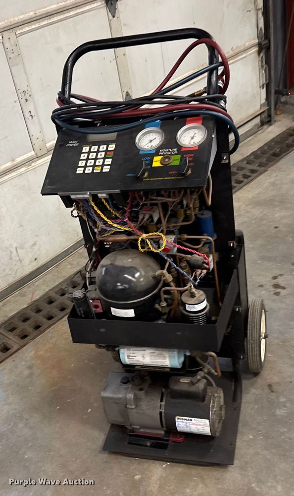 image for item NA9794 Robinair 34700 refrigerant recharger