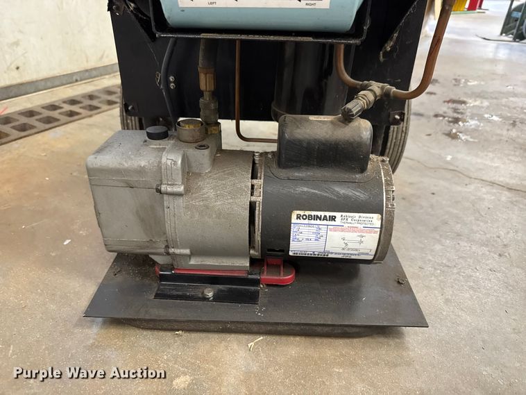 image for item NA9794 Robinair 34700 refrigerant recharger