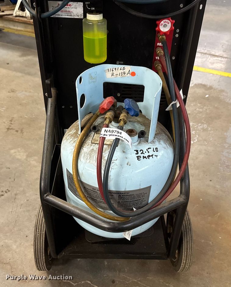 image for item NA9794 Robinair 34700 refrigerant recharger