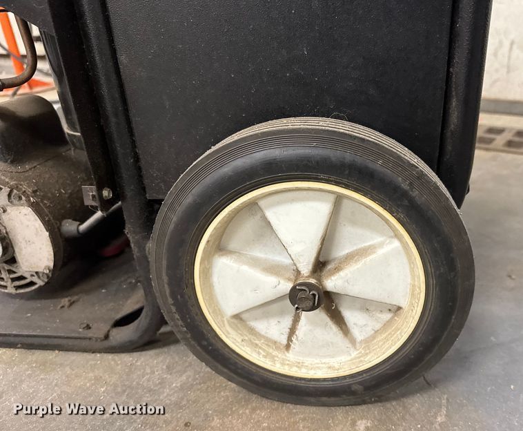 image for item NA9794 Robinair 34700 refrigerant recharger