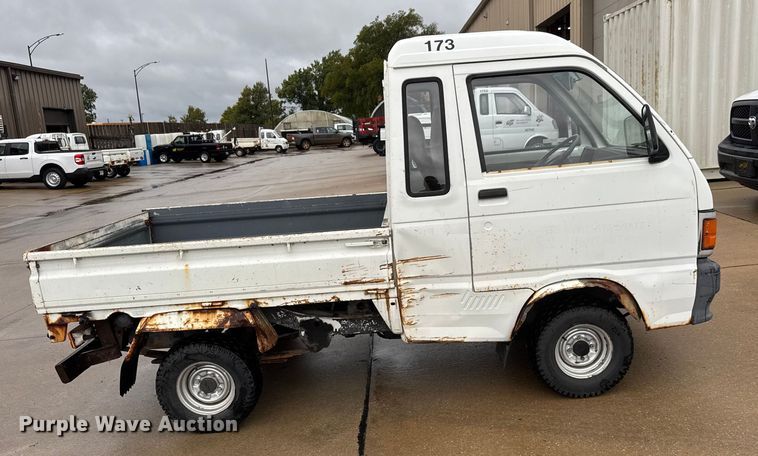 image for item NA9799 1996 Daihatsu S80LP–JTRK mini truck