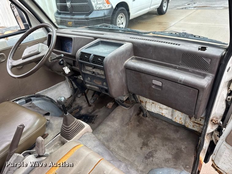 image for item NA9799 1996 Daihatsu S80LP–JTRK mini truck