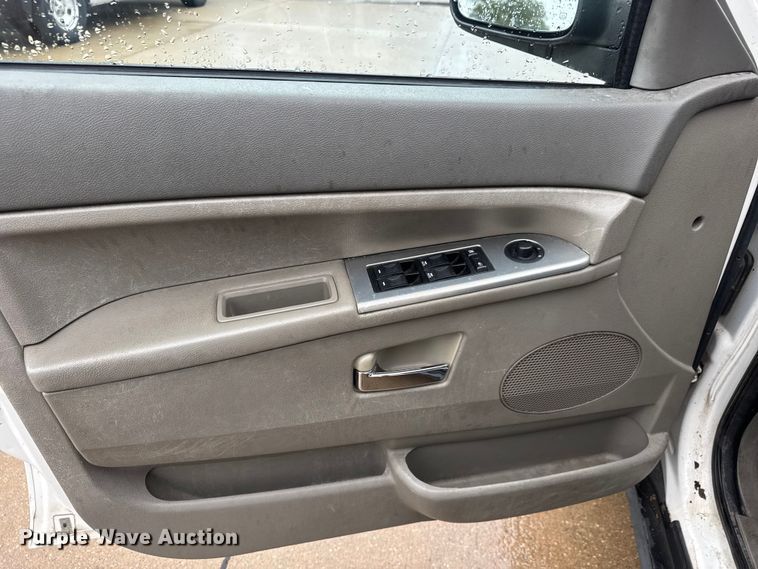 image for item NA9803 2006 Jeep Grand Cherokee Laredo SUV