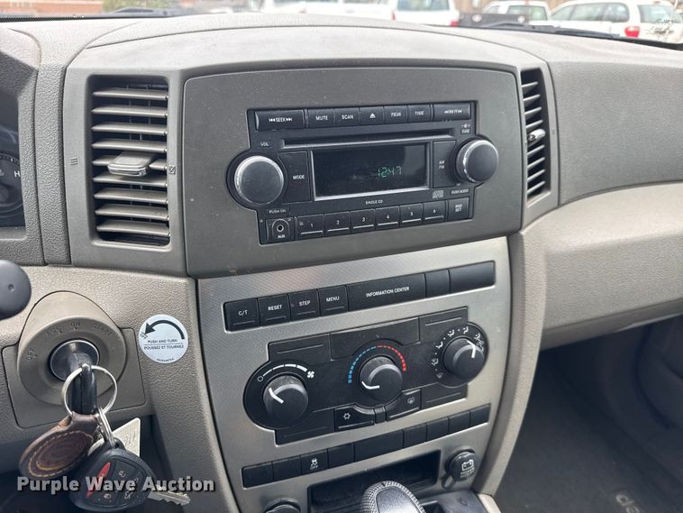 image for item NA9803 2006 Jeep Grand Cherokee Laredo SUV