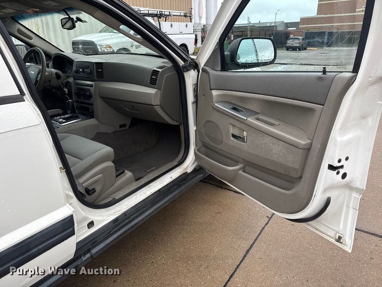 image for item NA9803 2006 Jeep Grand Cherokee Laredo SUV