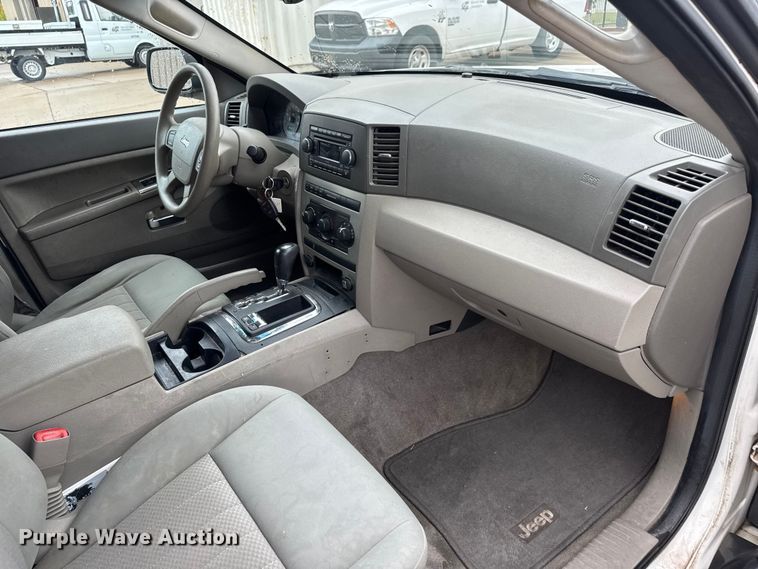 image for item NA9803 2006 Jeep Grand Cherokee Laredo SUV