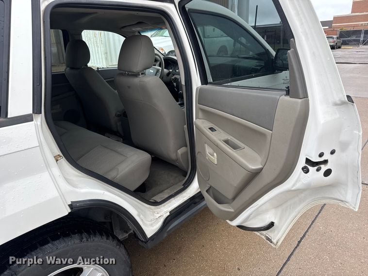 image for item NA9803 2006 Jeep Grand Cherokee Laredo SUV