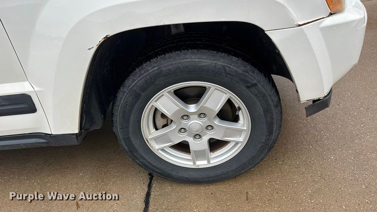 image for item NA9803 2006 Jeep Grand Cherokee Laredo SUV