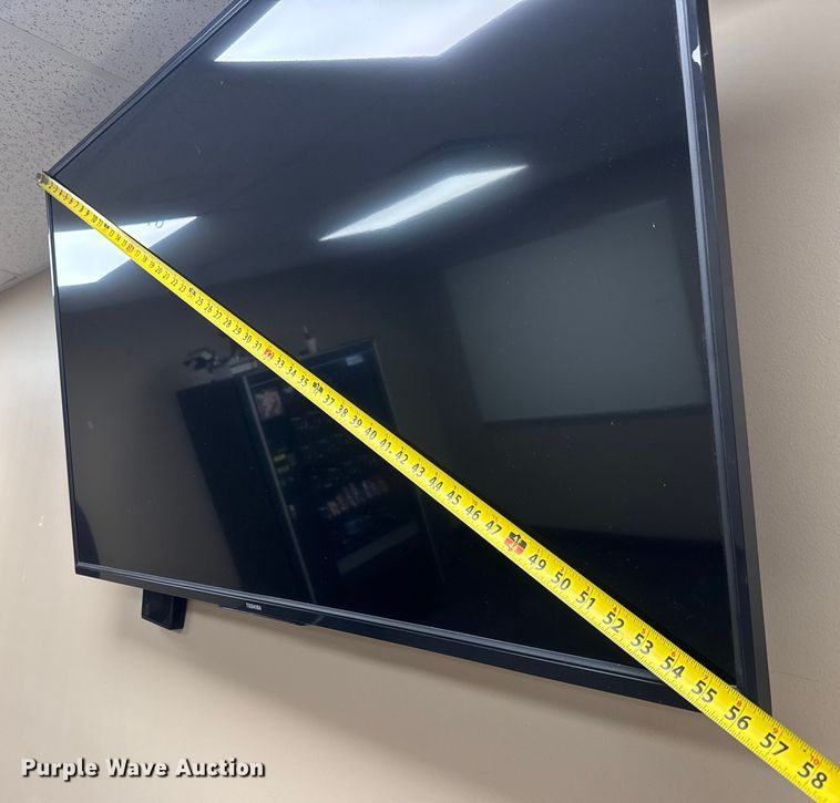 image for item NA9941 (3) TVs