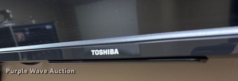 image for item NA9941 (3) TVs