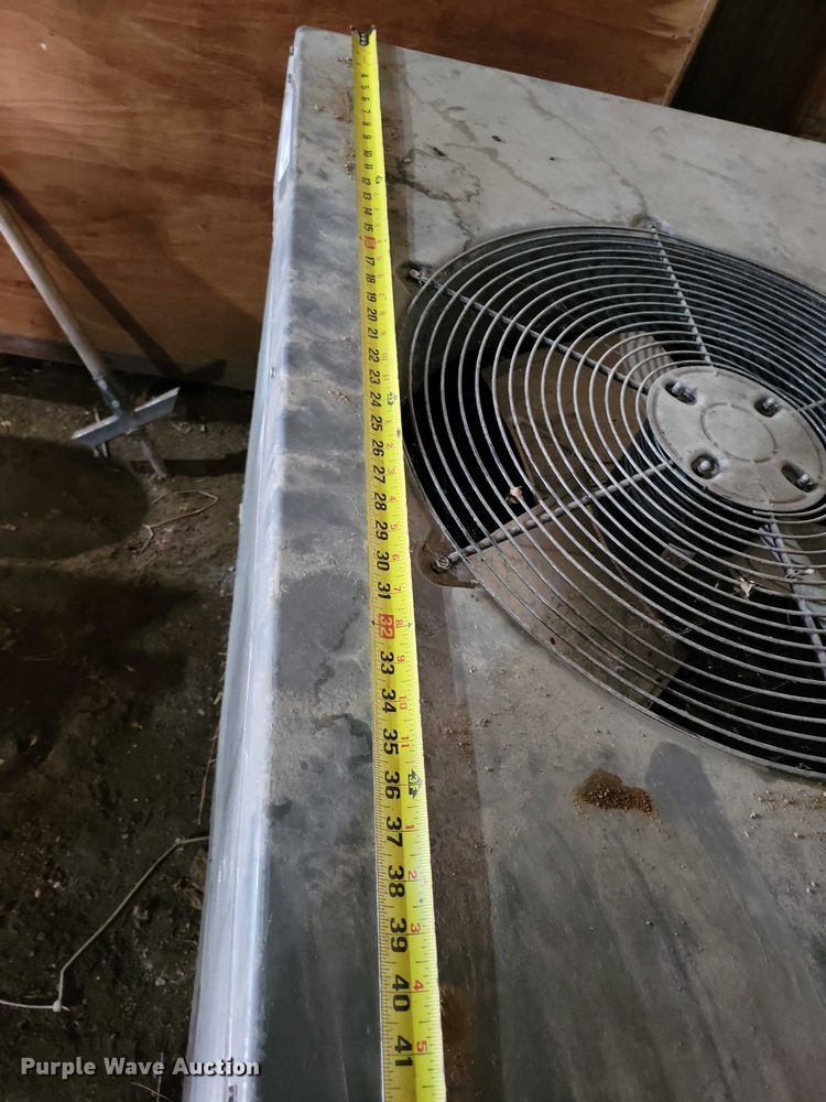 image for item NO9755 Goodman GPG1324070M41DA furnace